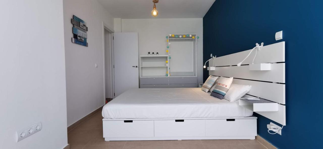 La Perla Cruise Apartment On Private Beach, Modern With Aircon & Wifi Benalmadena Bagian luar foto